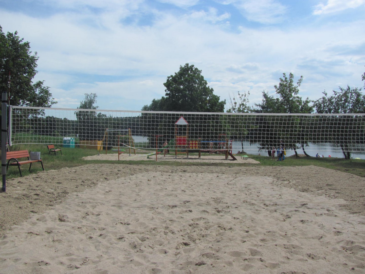 Zdjęcie do projektu Plaża w Chomęcicach ul. Nad Jeziorem ( miejsce przygotowane do kąpieli)
